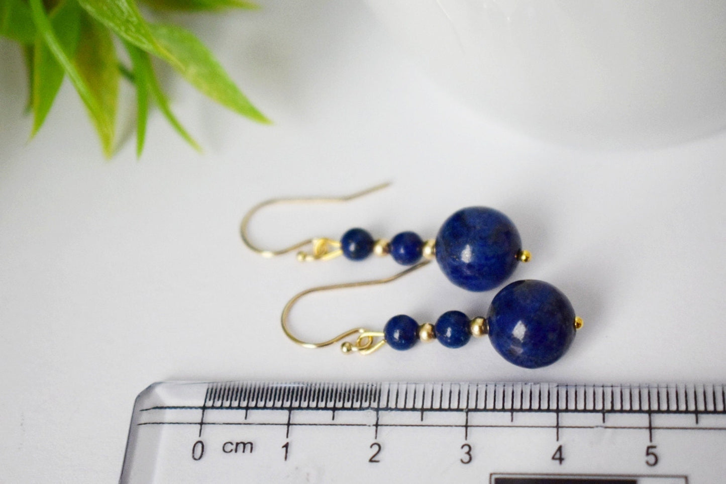 Goldgefüllte Lapisohrringe, Lapislazuli-Ohrringe, Edelsteinohrringe, Steinohrringe, Gold, 14 Karat, Dunkelblau, zierlich, Geschenk für Frauen