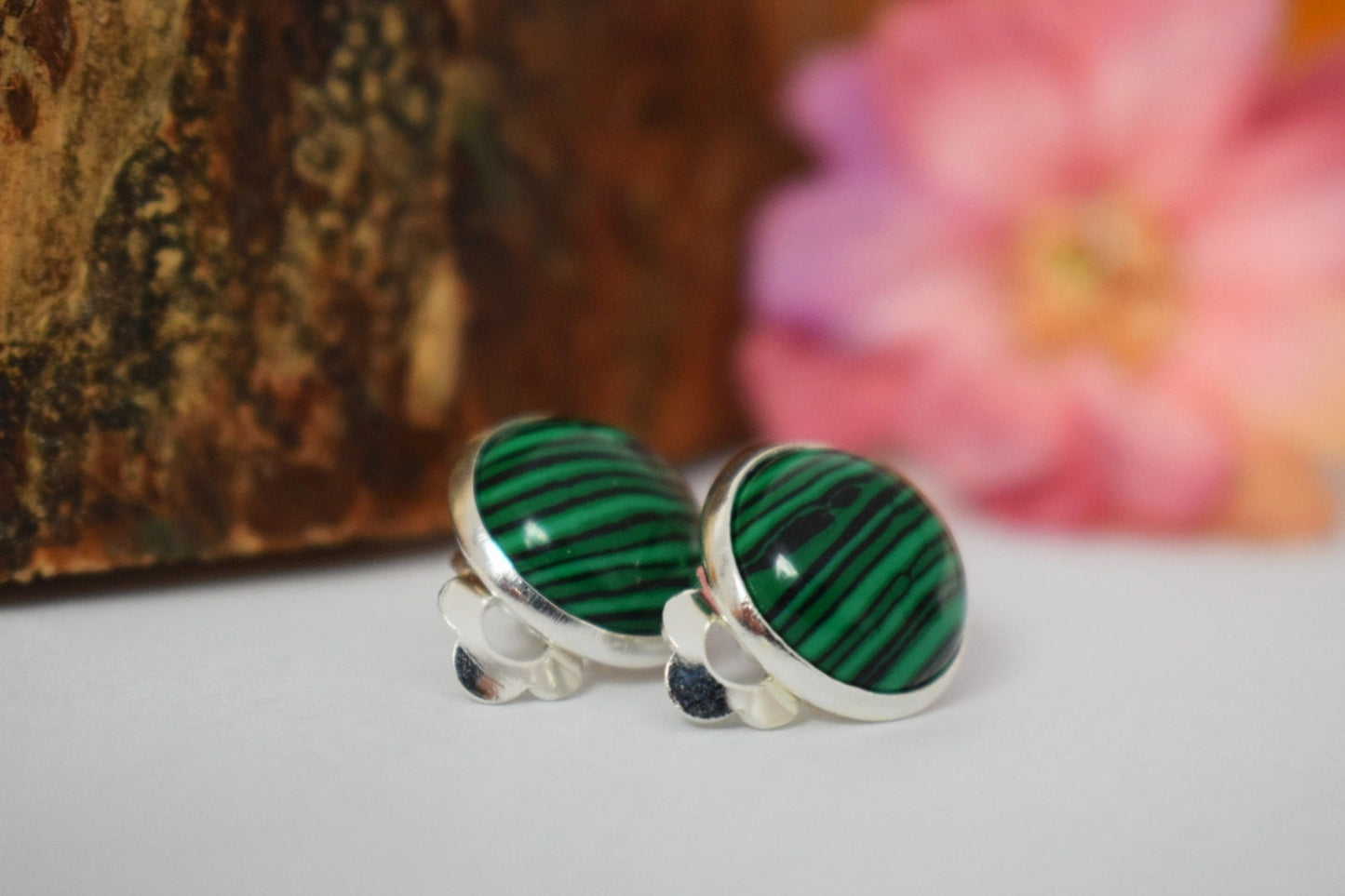 Malachit Ohrclips, Grüner Edelstein, Ohrringe ohne Loch, Chirurgische Ohrclips aus Stein für Frauen, Ohrringe ohne Ohrloch, Unisex Schmuck Geschenk