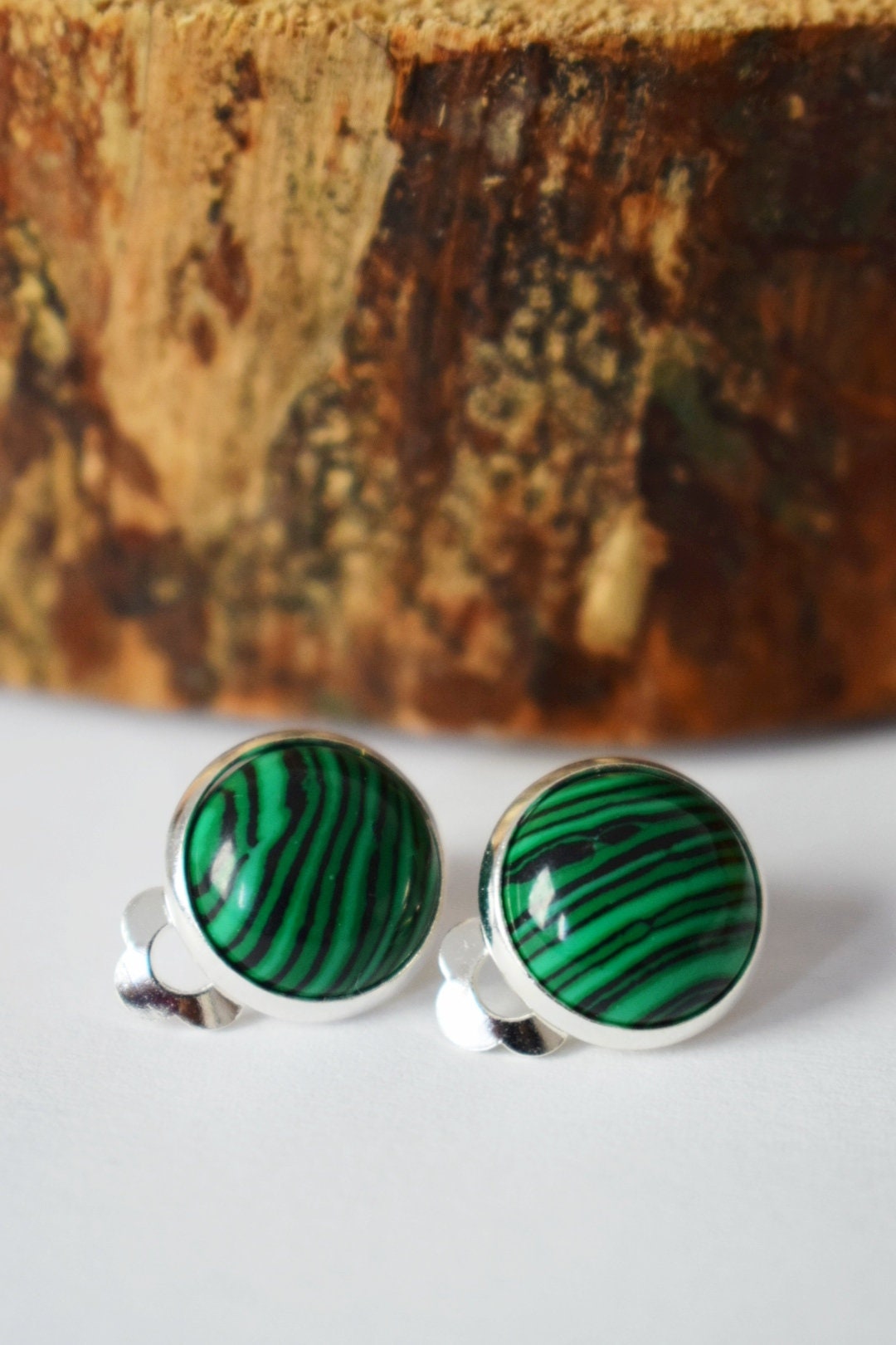 Malachit Ohrclips, Grüner Edelstein, Ohrringe ohne Loch, Chirurgische Ohrclips aus Stein für Frauen, Ohrringe ohne Ohrloch, Unisex Schmuck Geschenk