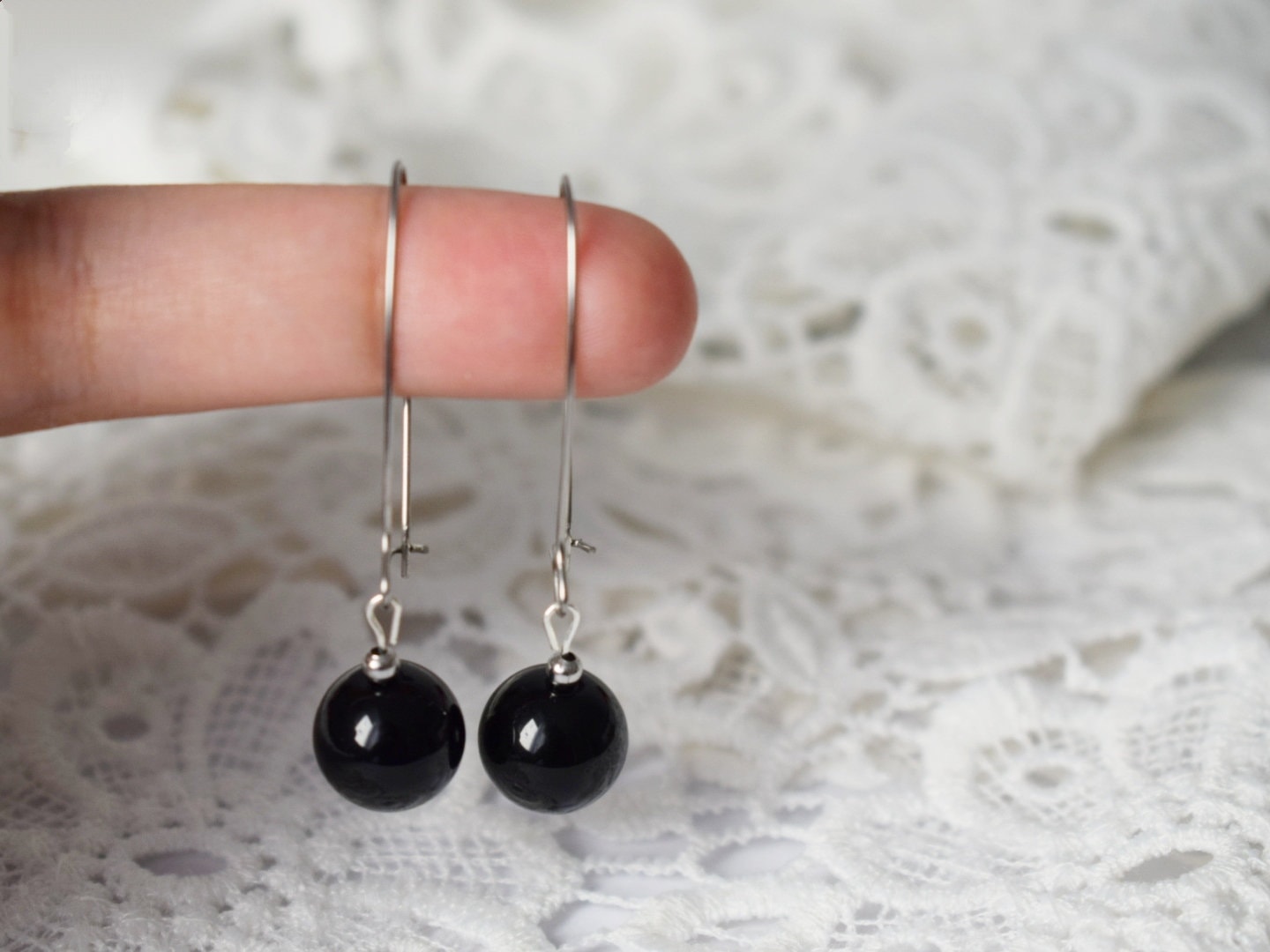 Schwarze Creolen für Frauen, Achat Creolen, Schwarzer Achat, Boho Creolen mit Edelstein, handgefertigter Schmuck, Geschenk für Sie