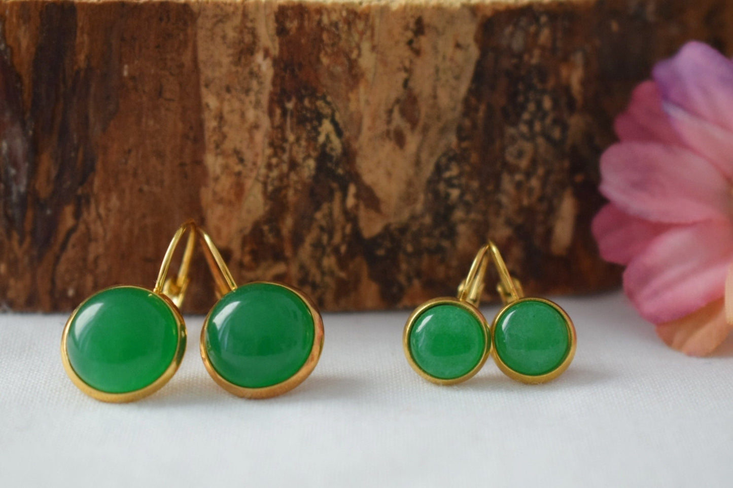 Kleine grüne Jade Ohrringe Gold, 8 mm Ohrringe, kleine Edelstein Ohrringe, Geschenke für Frauen, Jade Schmuck, Hochzeitstag Geschenk für Sie