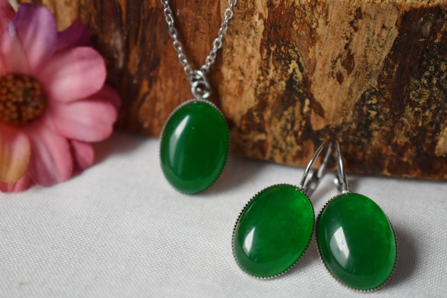 Vintage Bronze Green Jade Pendant Necklace, Oval Gemstone, Boho Jewelry