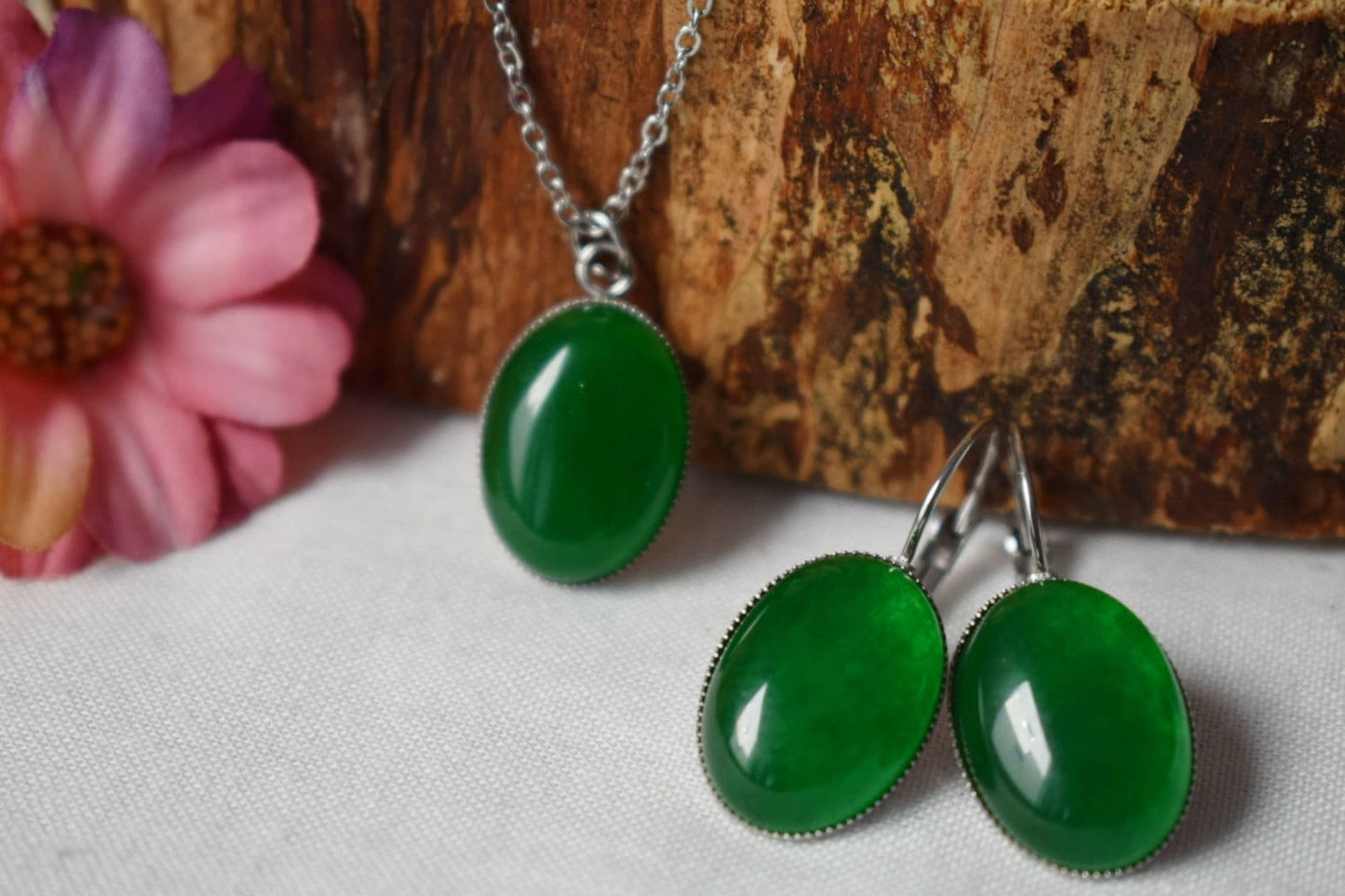 Vintage Grüne Jade Halskette für Frauen, Oval, Bronze, Grüne Edelstein Halskette, Jade Anhänger, Boho, handgefertigtes Schmuckgeschenk für Sie