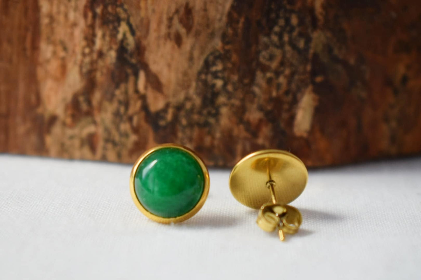 Jade Ohrstecker, 18k vergoldet, Grüne Jade Ohrstecker, Minimalistisch, 10mm Ohrringe, Positiver Schmuck, Edelstein, Geburtstagsgeschenk für Sie