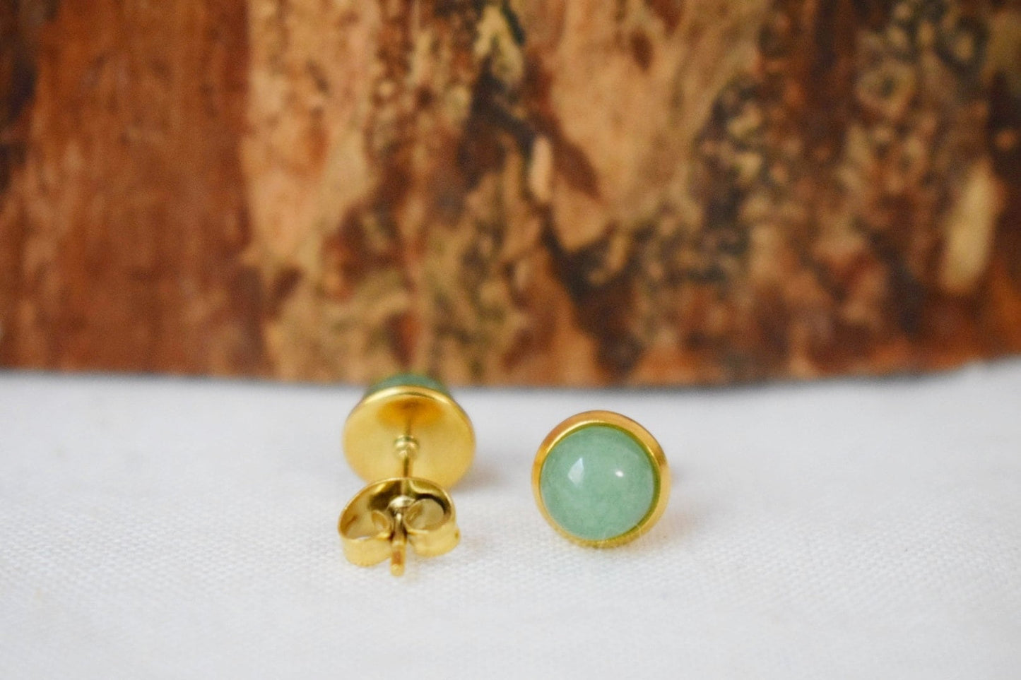 Mini Grüne Aventurin 6mm Ohrstecker, Edelstein Kleine Ohrringe, 18k vergoldeter Edelstahl, Minimalistisch, Geburtsstein Schmuck Geschenk