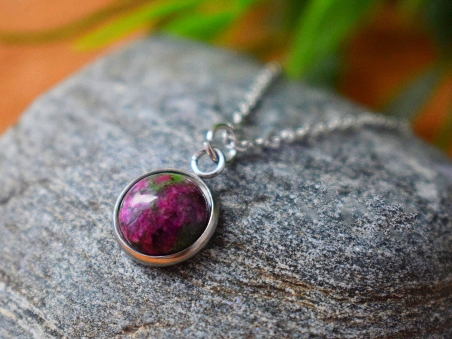 Rubin in Zoisit Goldkette oval, Rubin-Zoisit Edelstein Anhänger, Grün, Rosa, Grüner Stein, Rubinfuchsit, Rubin in Zoisit Schmuck, Geschenk