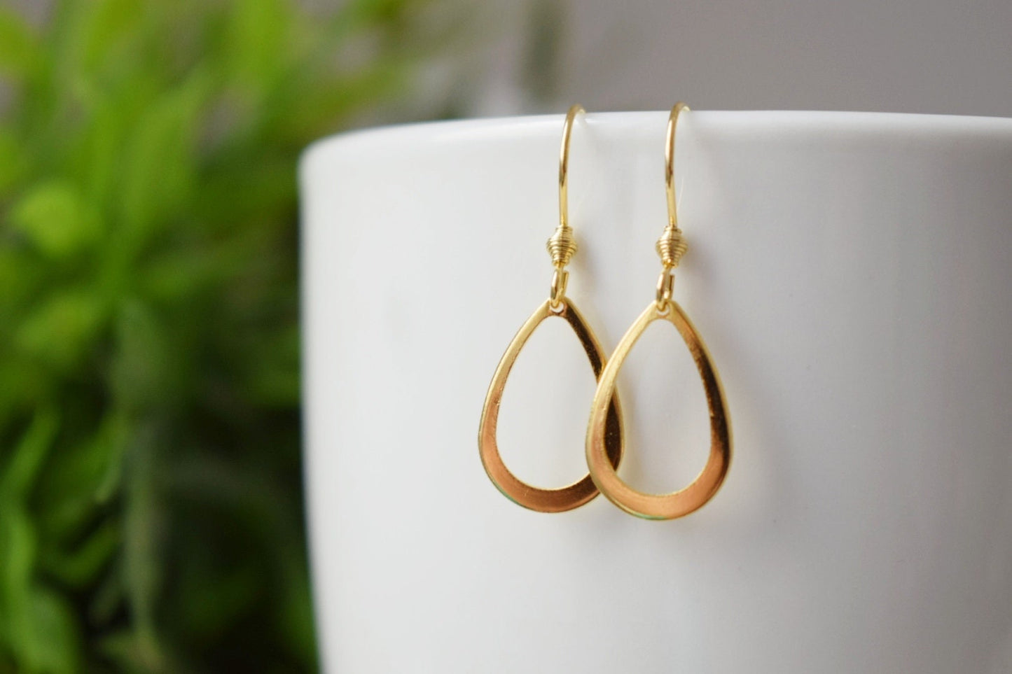 Tropfenkette, Geometrische Halskette aus vergoldetem Edelstahl, minimalistische Halskette mit Anhänger, SchmuckgeschenkBestes Weihnachtsgeschenk