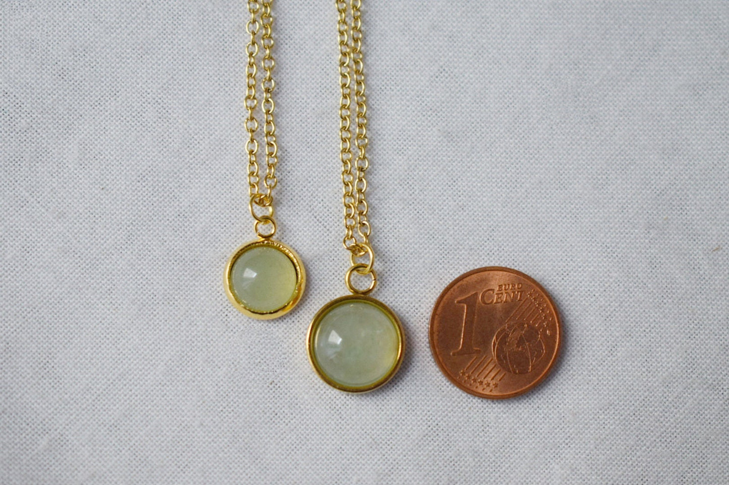 Halskette Grüner Aventurin, Kleiner Edelstein Goldener Anhänger, Naturstein Lagenkette, 18k vergoldeter Schmuck, Elegantes Geschenk für Sie