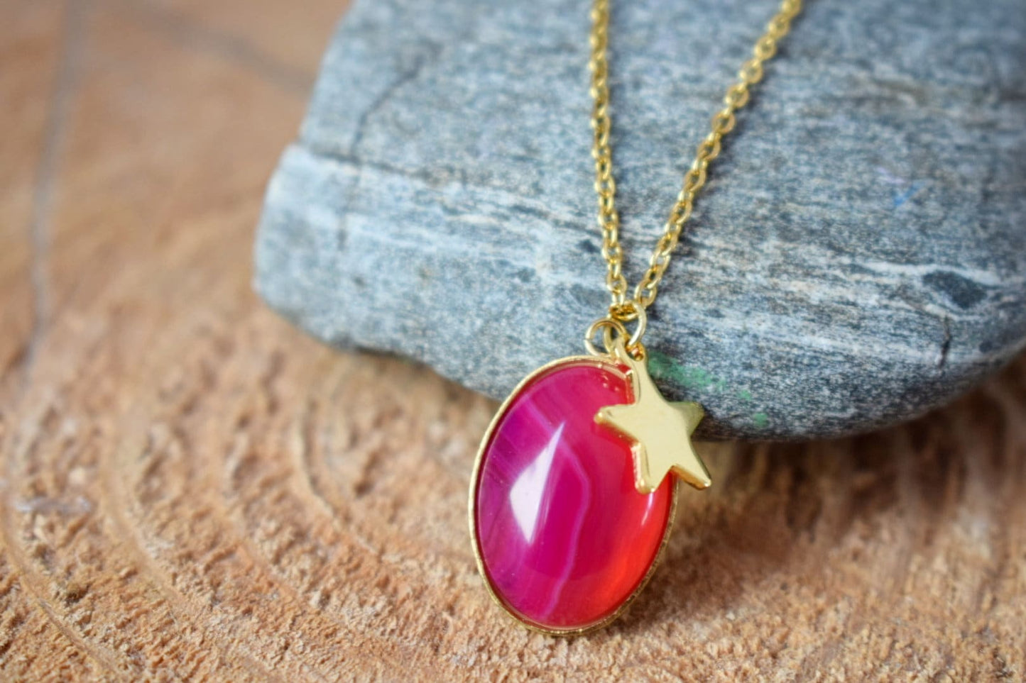Halskette aus rosa Achat, Edelsteinkette mit Sternanhänger für Frauen, Steinanhänger, Boho-Schmuck, Einzigartiges Weihnachtsgeschenk für Sie