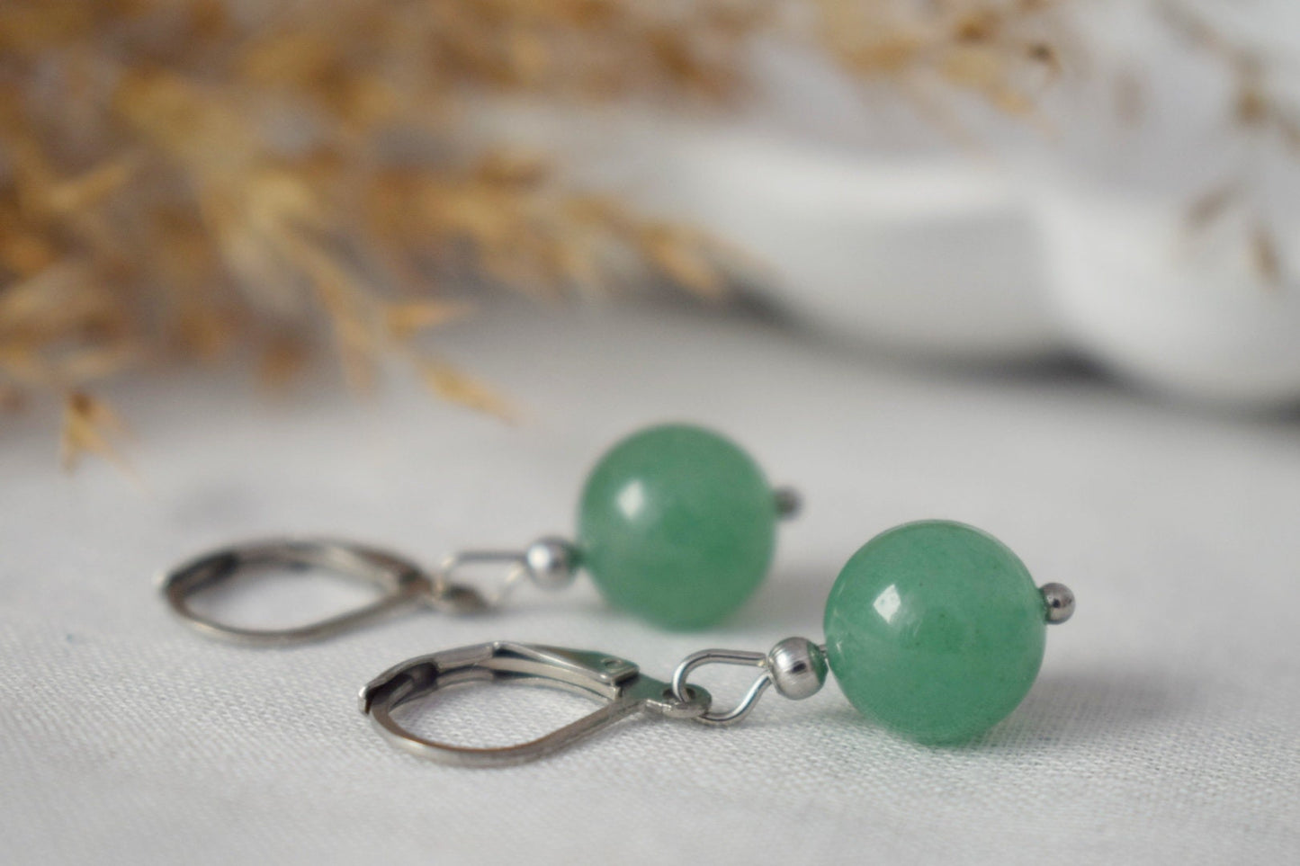 Aventurin Creolen, 24k vergoldete Huggie, kleine Edelstein Charm Ohrringe baumeln, leicht, grüner Stein Perlen Schmuck, Geschenk für Sie