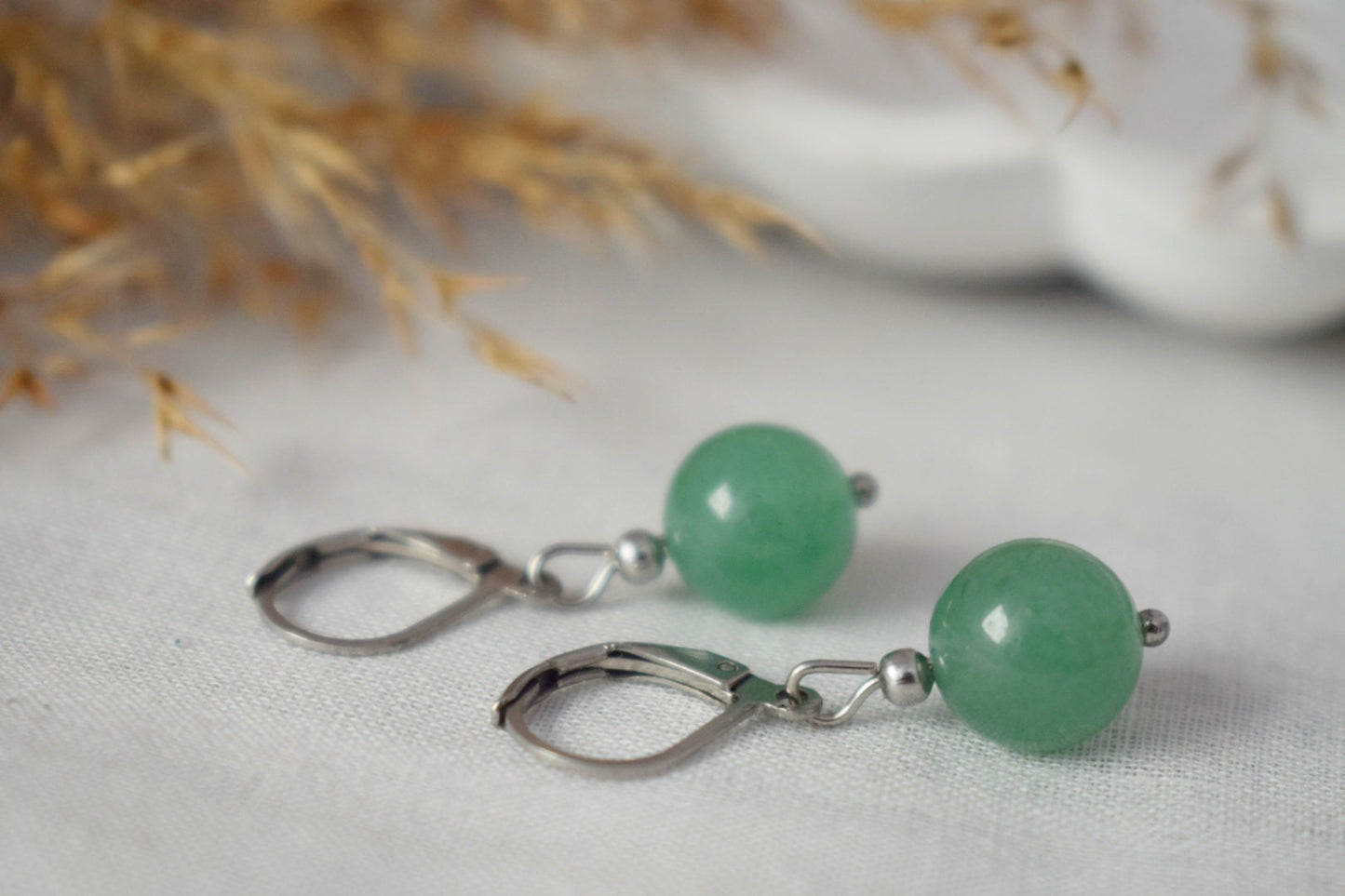 Aventurin Creolen, 24k vergoldete Huggie, kleine Edelstein Charm Ohrringe baumeln, leicht, grüner Stein Perlen Schmuck, Geschenk für Sie