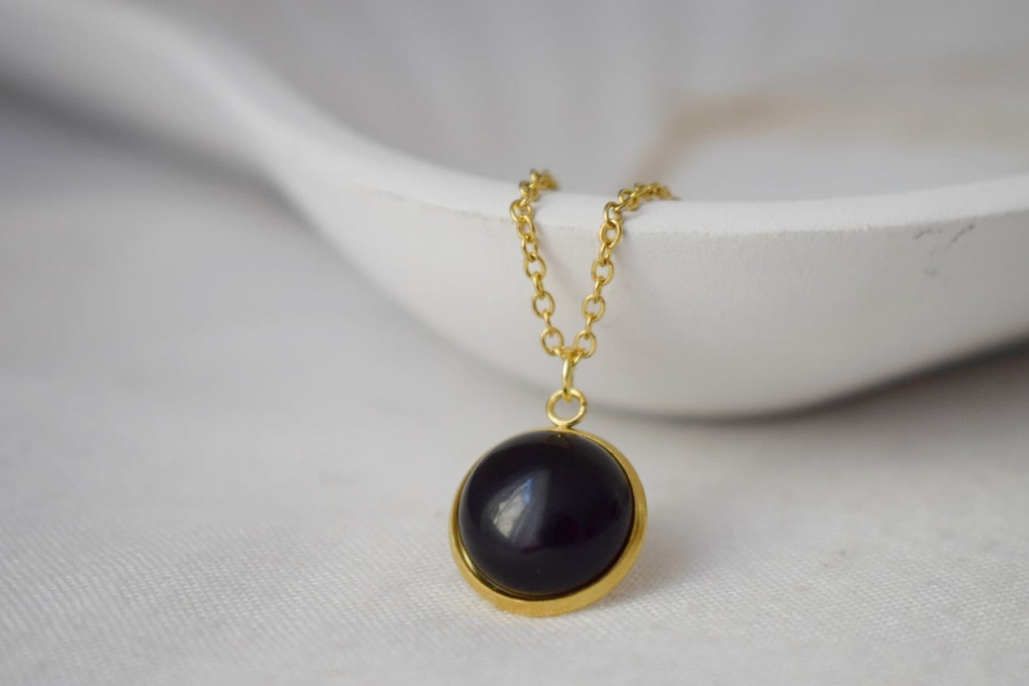 Black Agate Necklace, Gemstone Round Pendant, 18k gold plated stainless steel stone Necklace for Women, Gothic Jewelry, Gift for Her