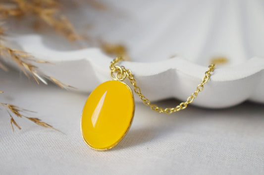Halskette Gelbe Jade Oval Gold Anhänger für Frauen, Gelbe Edelstein Halskette, Lange gelbe Stein Halskette, handgefertigter Schmuck, Geschenk für Sie