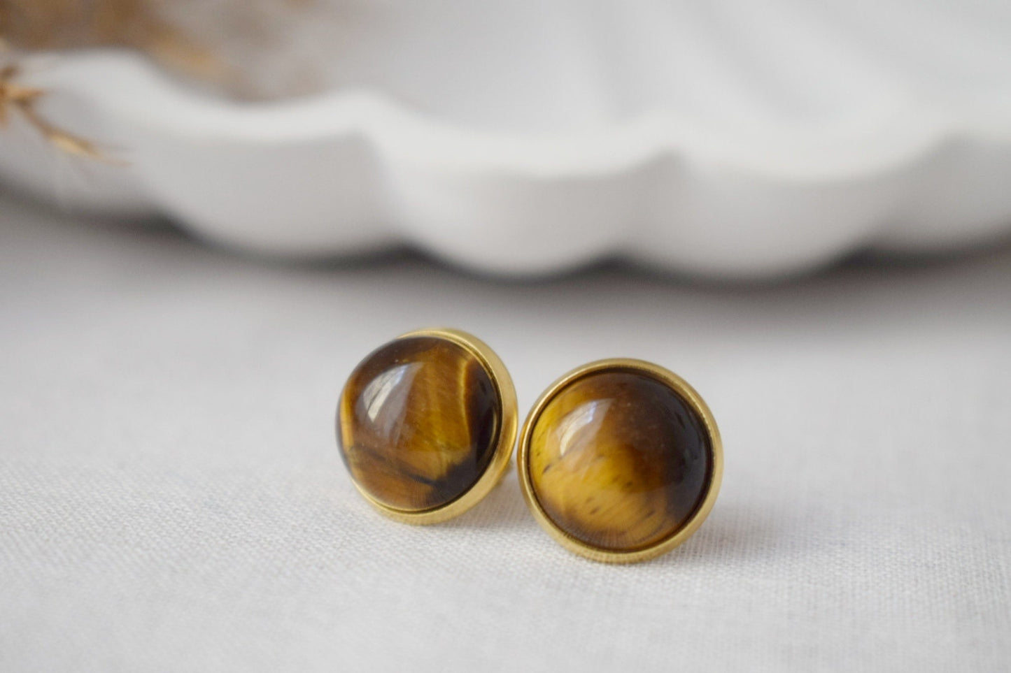 Tigerauge Ohrstecker Gold, Edelstein 10mm Runde Ohrstecker, Brauner Stein, Tigerauge, Chakra Schmuck, Push-back, Tigerauge Ohrringe