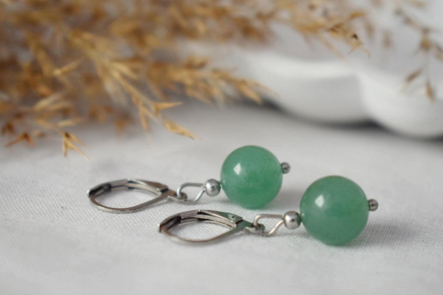Hängende Ohrringe aus Sterlingsilber mit grünem Edelstein Aventurin, Perlen-Huggies, Hängende Kugelstein-Ohrringe, Schmuckgeschenk für Sie