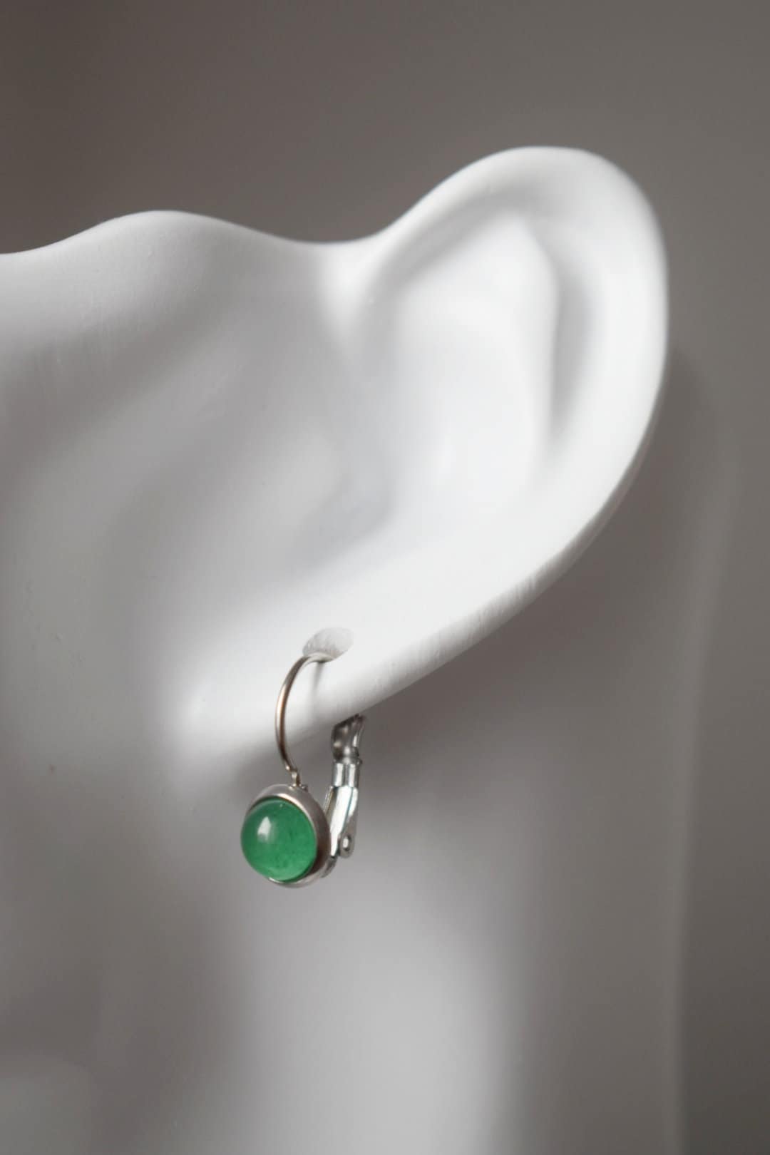 Kleine grüne Aventurin Hängeohrringe Silber, minimalistisch, 6mm Edelstein Ohrringe, Aventurin Schmuck, grüne Ohrhänger, Geschenk für Sie