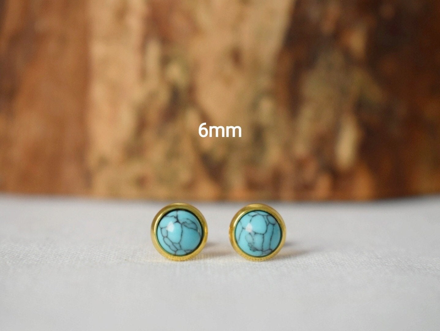 Mini türkise Ohrstecker, 18 Karat vergoldete 6 mm Ohrringe, Edelstein, Blaugold, Minimalistisch, Klein, Ohrstecker für Frauen, Geschenkschmuck