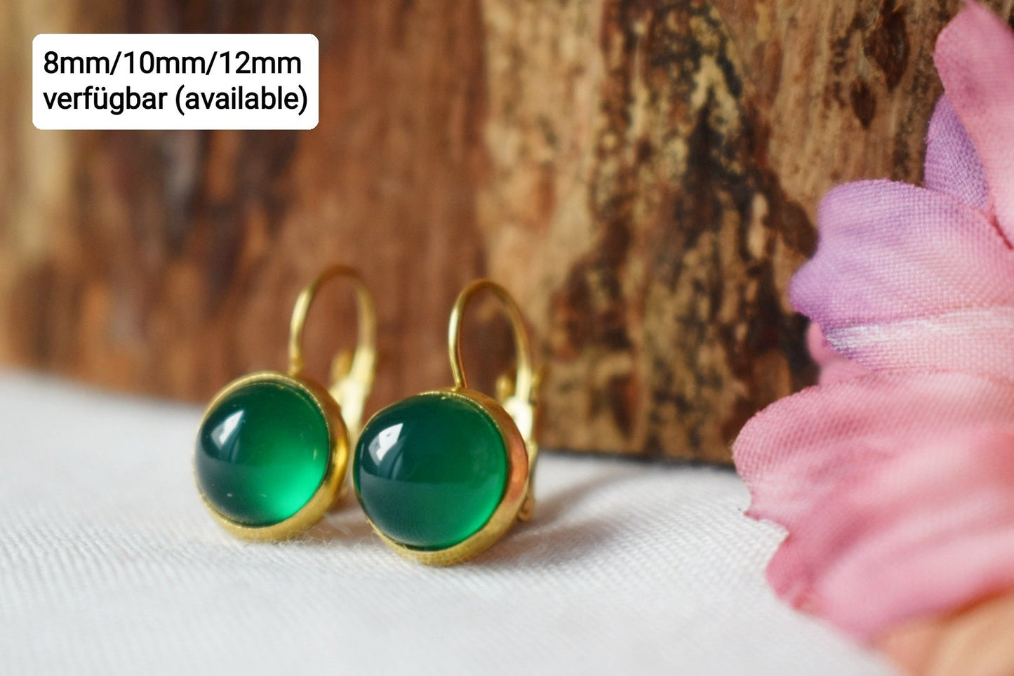 Grüne Achat Ohrringe, Kleine Edelstein Ohrringe, Runder 24k vergoldeter Edelstahl Anhänger, Minimalistisches Schmuck Geschenk für Sie