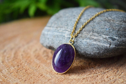 Amethyst-Anhänger-Halskette gold für Frauen, Oval, Edelstein, Lila Stein, Amethyst, Geburtsstein für Februar, handgefertigter Schmuck, Geschenk für Sie