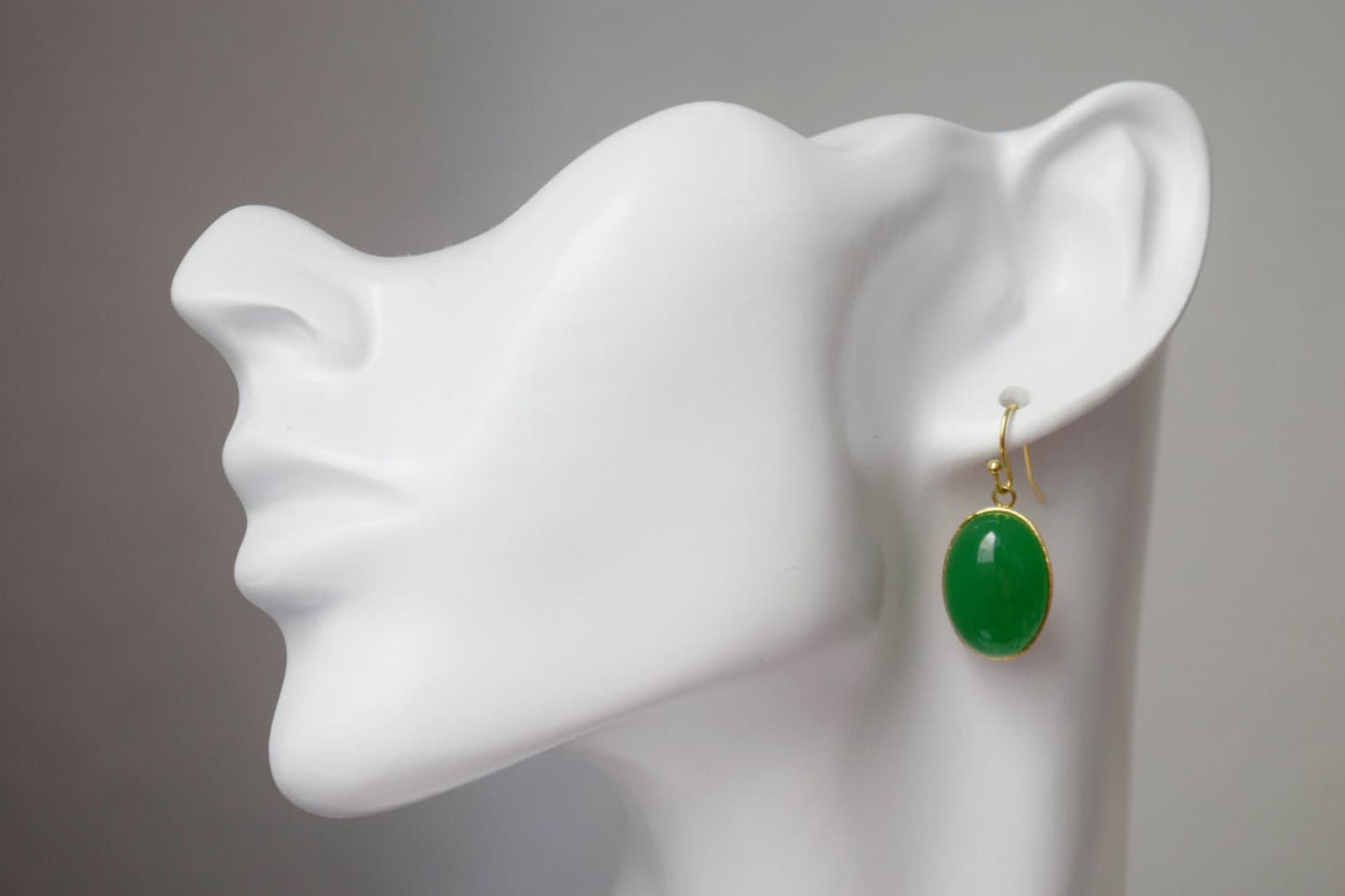 Grüne Jade Ohrringe Gold, Statement ovale Ohrhänger, Grüne Edelstein Tropfen Ohrringe, Stein Hängende Anhänger Ohrringe, Schmuck Geschenk für Sie