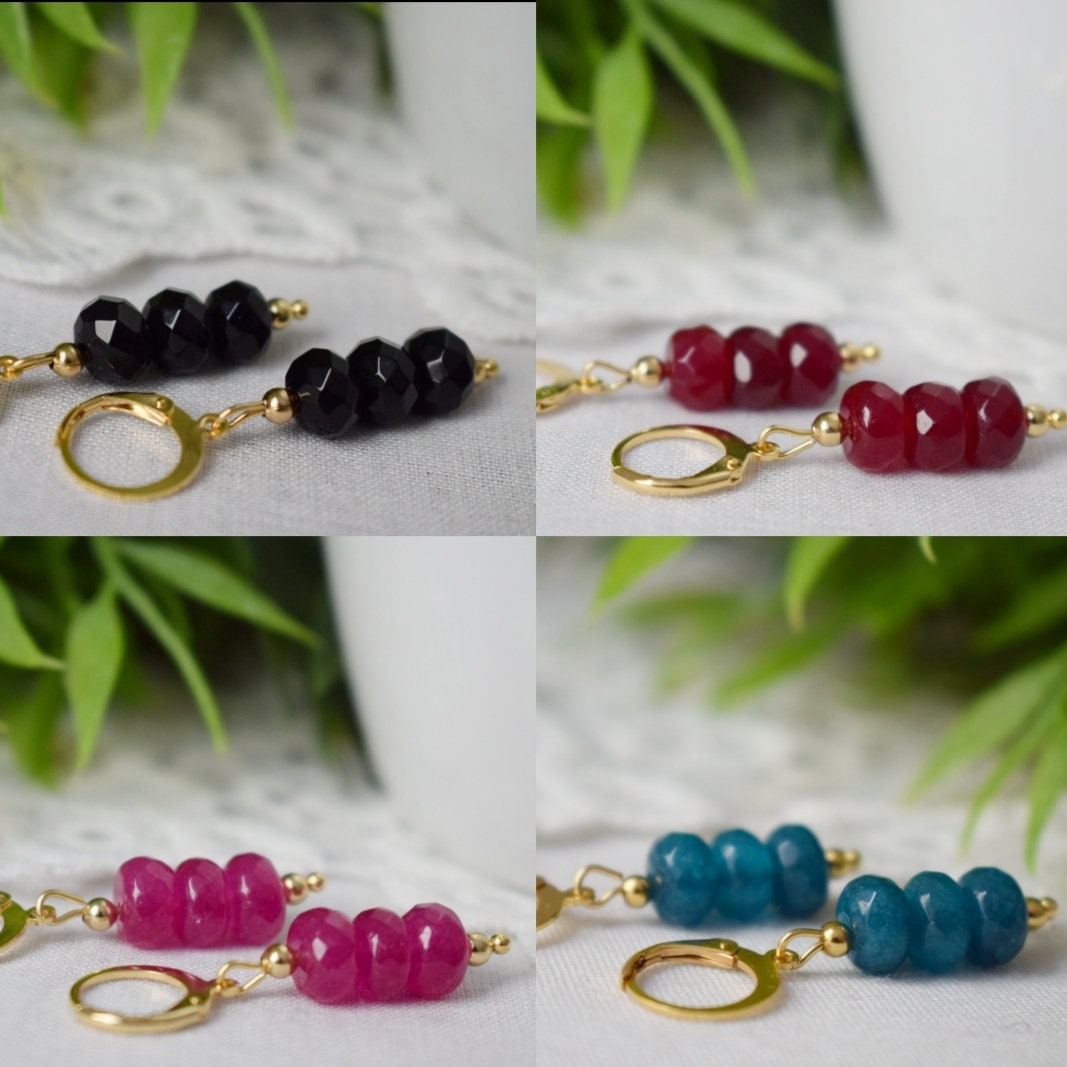 Türkisfarbene Ohrhänger in Gold, Edelstein-Ohrringe, zierliche Perlenohrringe, vergoldeter Edelstahl, handgefertigter türkisfarbener Schmuck