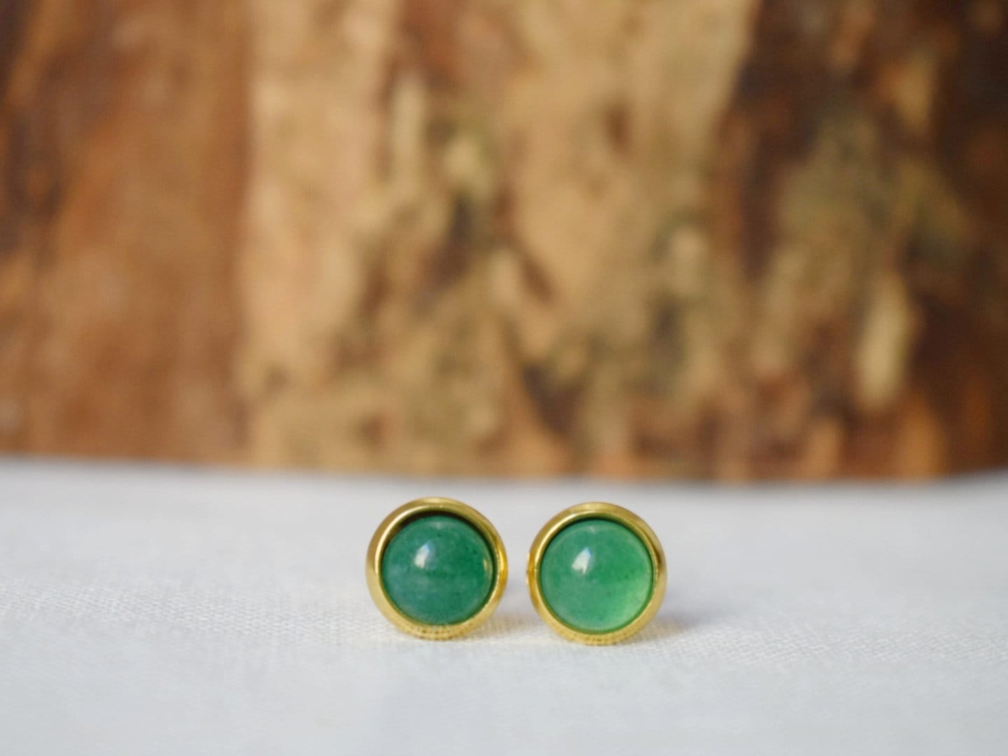 Mini Grüne Aventurin 6mm Ohrstecker, Edelstein Kleine Ohrringe, 18k vergoldeter Edelstahl, Minimalistisch, Geburtsstein Schmuck Geschenk