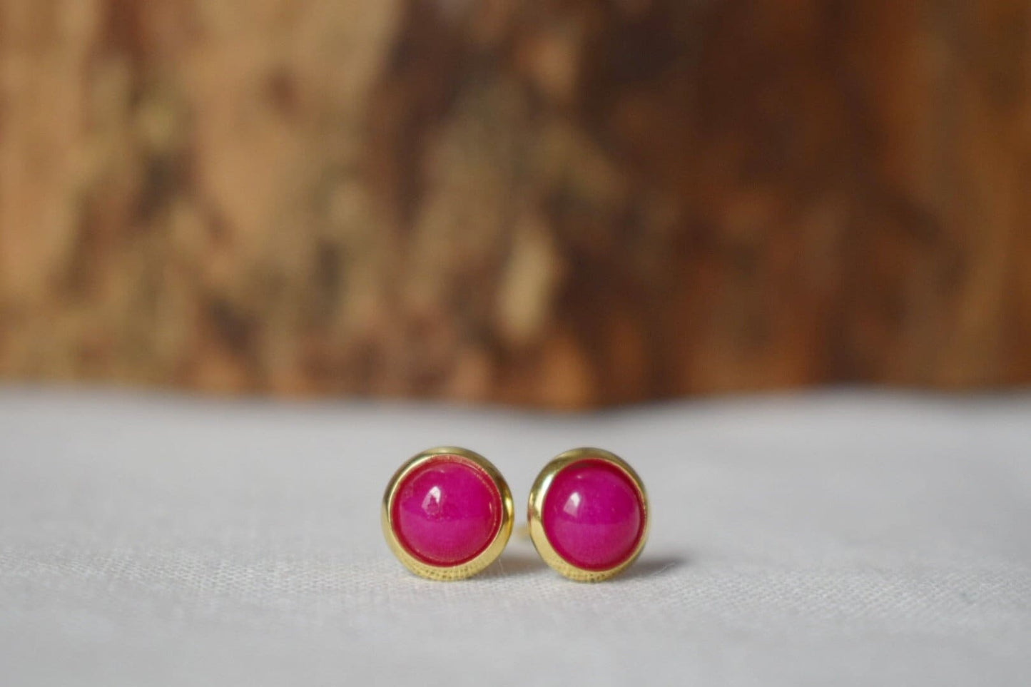 Mini Ohrstecker aus rosa Jade, 6mm Edelstein Gold Ohrringe, Kleine Stein Ohrstecker, Edelstahl, Jade Schmuck, Handgemachtes Geschenk für Sie