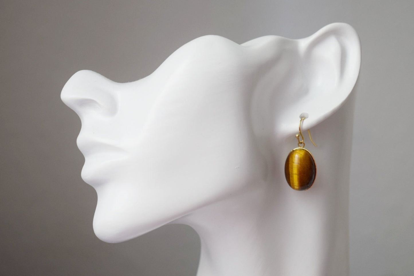 Ovale Tigerauge Ohrringe Gold, Edelstein Ohrhänger, Goldbraune Stein Hängeohrringe, Chakra, Heilstein, Tigerauge Schmuck, Geschenk