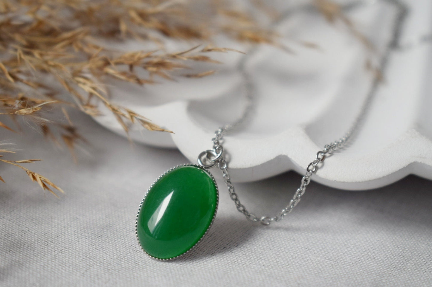 Grüne Jade Anhänger Halskette Silber für Frauen, Oval, Grüne Halskette, Grüne Edelstein Halskette, Jade Anhänger, handgefertigtes Schmuckgeschenk für Sie
