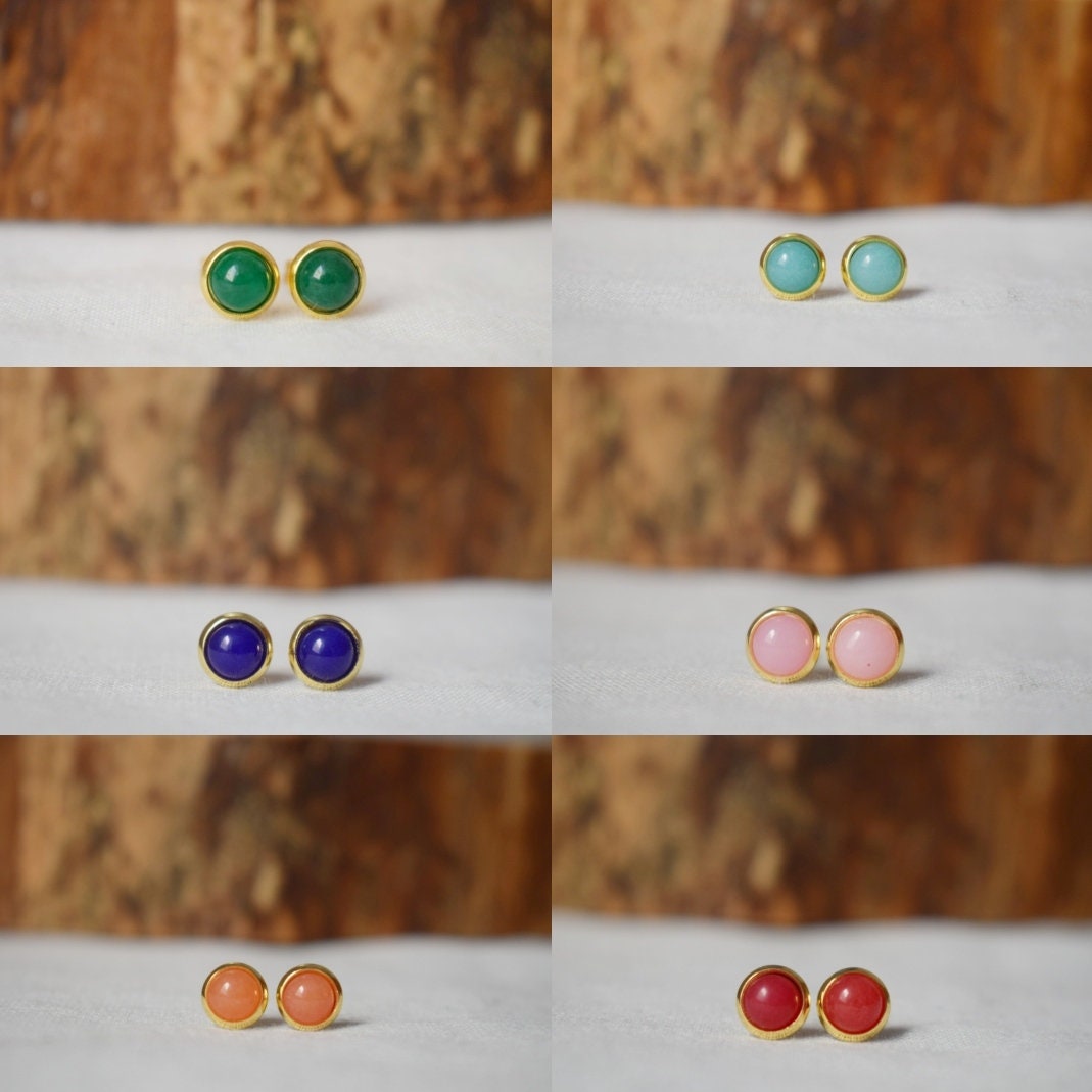Mini Blaue Achat Ohrstecker, 6mm Gold Ohrstecker, Kleine runde Edelstein Ohrringe, Minimalistischer Achat Geburtsstein Schmuck, Geschenk für Sie