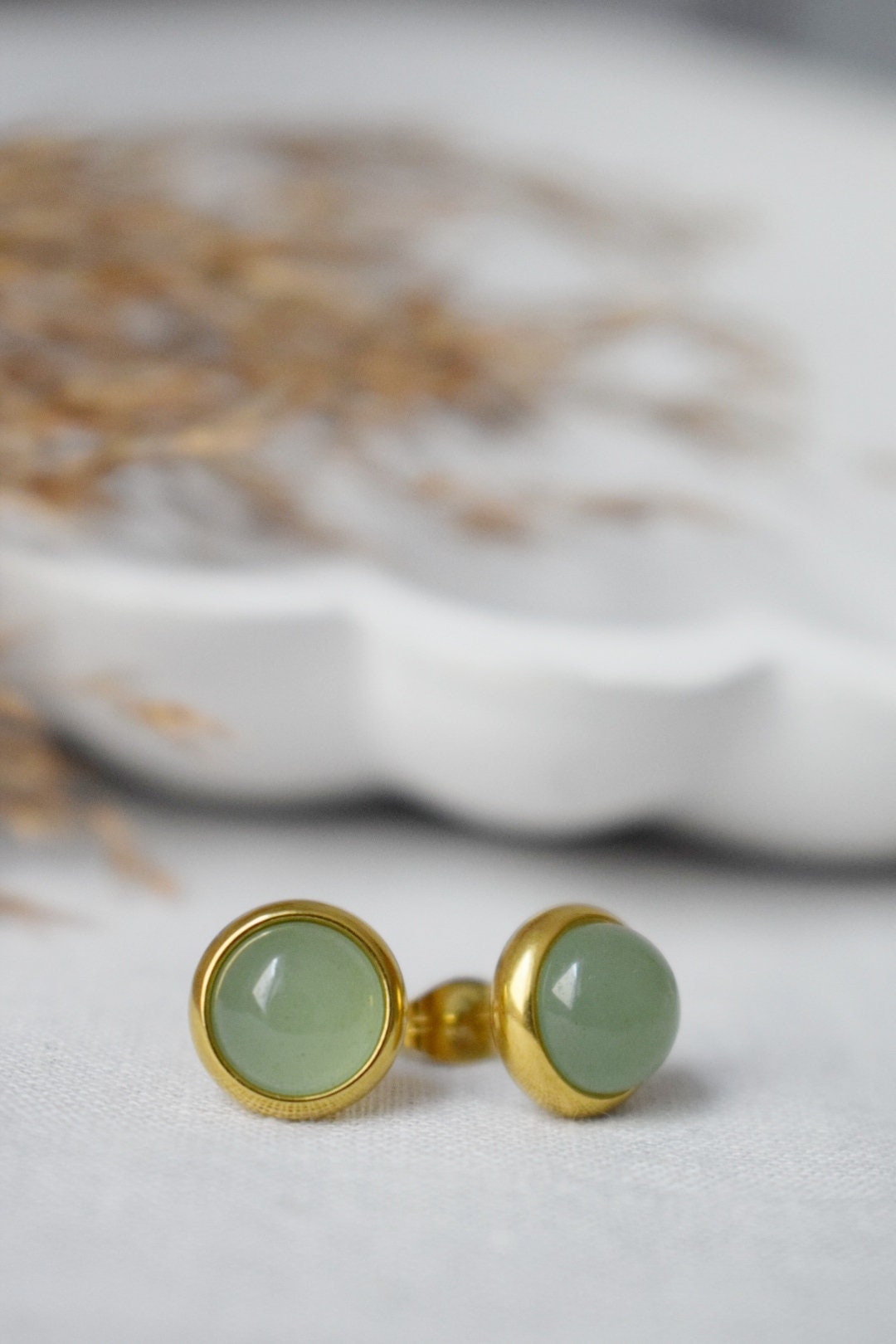 Kleine Aventurin Ohrstecker, 8mm Massive Gold Ohrstecker, Grüne Edelstein Ohrringe, Basic Ohrringe, August Geburtsstein Geschenk, Minimalistischer Schmuck