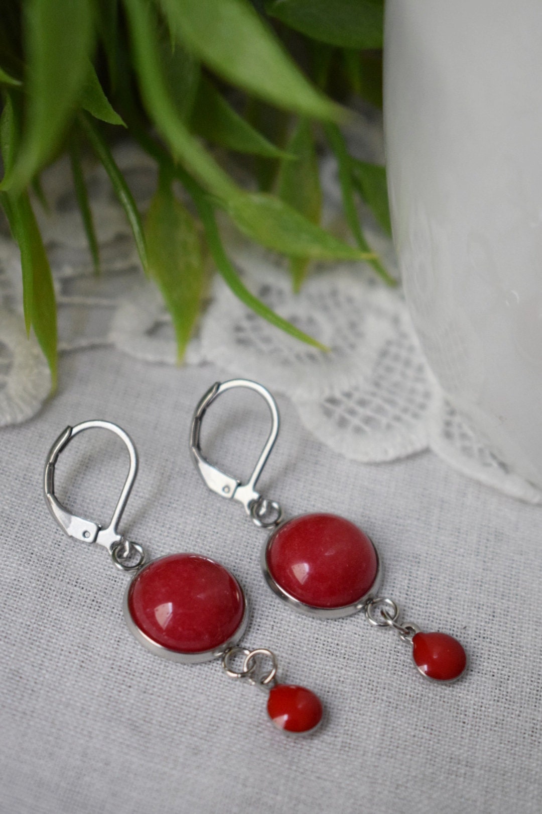 Rote Jade-Ohrringe, Rote Silber-Ohrringe, Edelstein-Tropfen- und Baumeln-Ohrringe, Boho, Rote Emaille-Anhänger-Ohrringe, Rot, Schmuckgeschenk für Frauen
