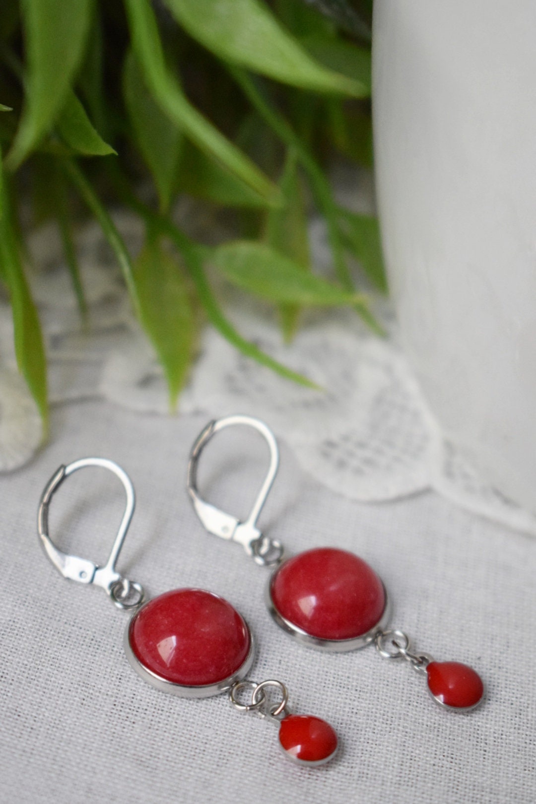 Rote Jade-Ohrringe, Rote Silber-Ohrringe, Edelstein-Tropfen- und Baumeln-Ohrringe, Boho, Rote Emaille-Anhänger-Ohrringe, Rot, Schmuckgeschenk für Frauen