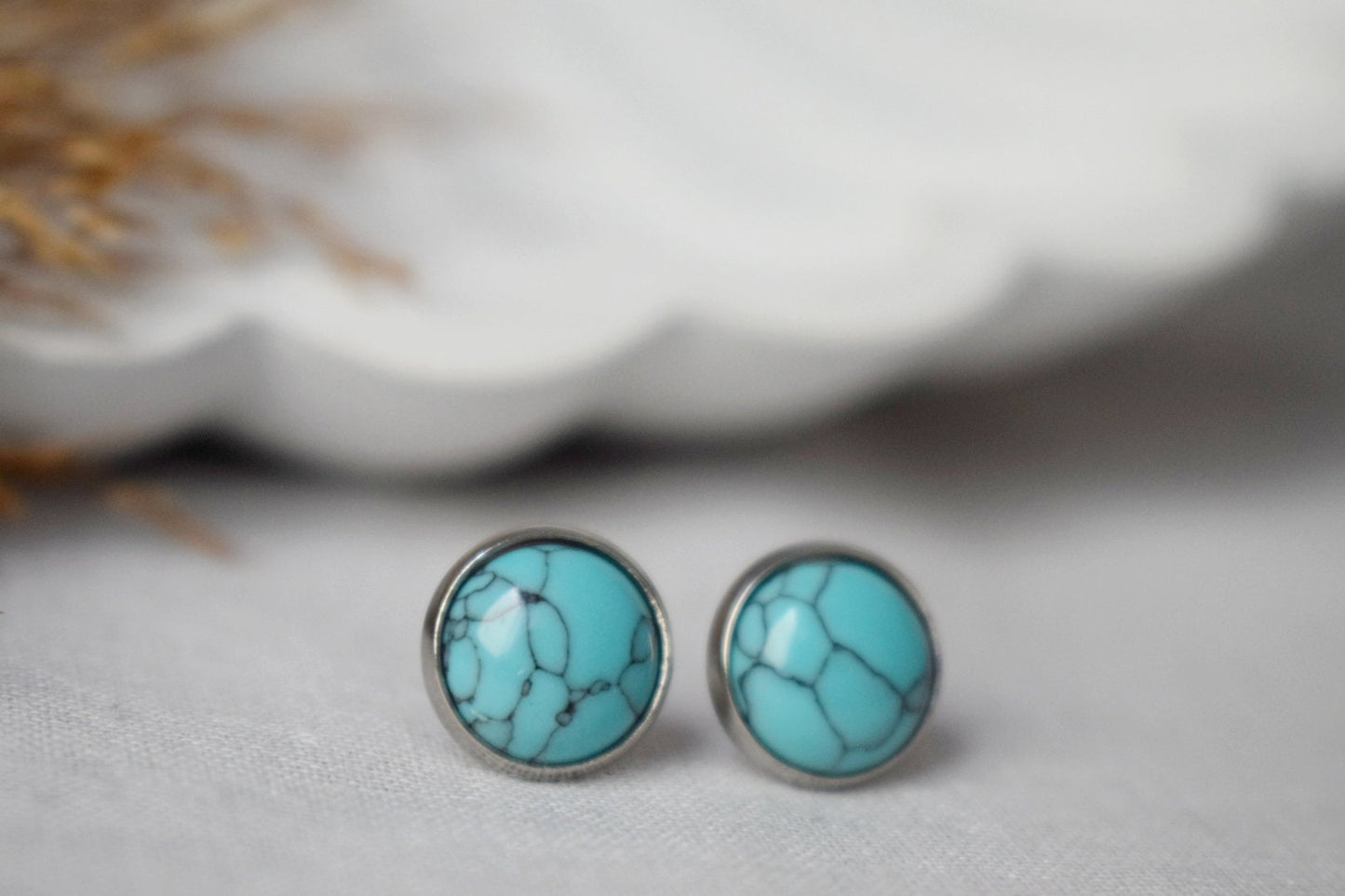 Türkise Ohrstecker, 12mm Edelstein Ohrstecker, Blaue Ohrstecker, Leichte Ohrringe, handgefertigter Schmuck, Geschenk für Frauen