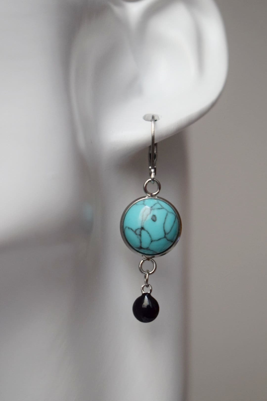 Türkise Ohrringe, Blaue Edelstein Ohrringe, Boho Ohrringe, Schwarze Emaille Anhänger Ohrringe, Schmuck Geschenk für Frauen