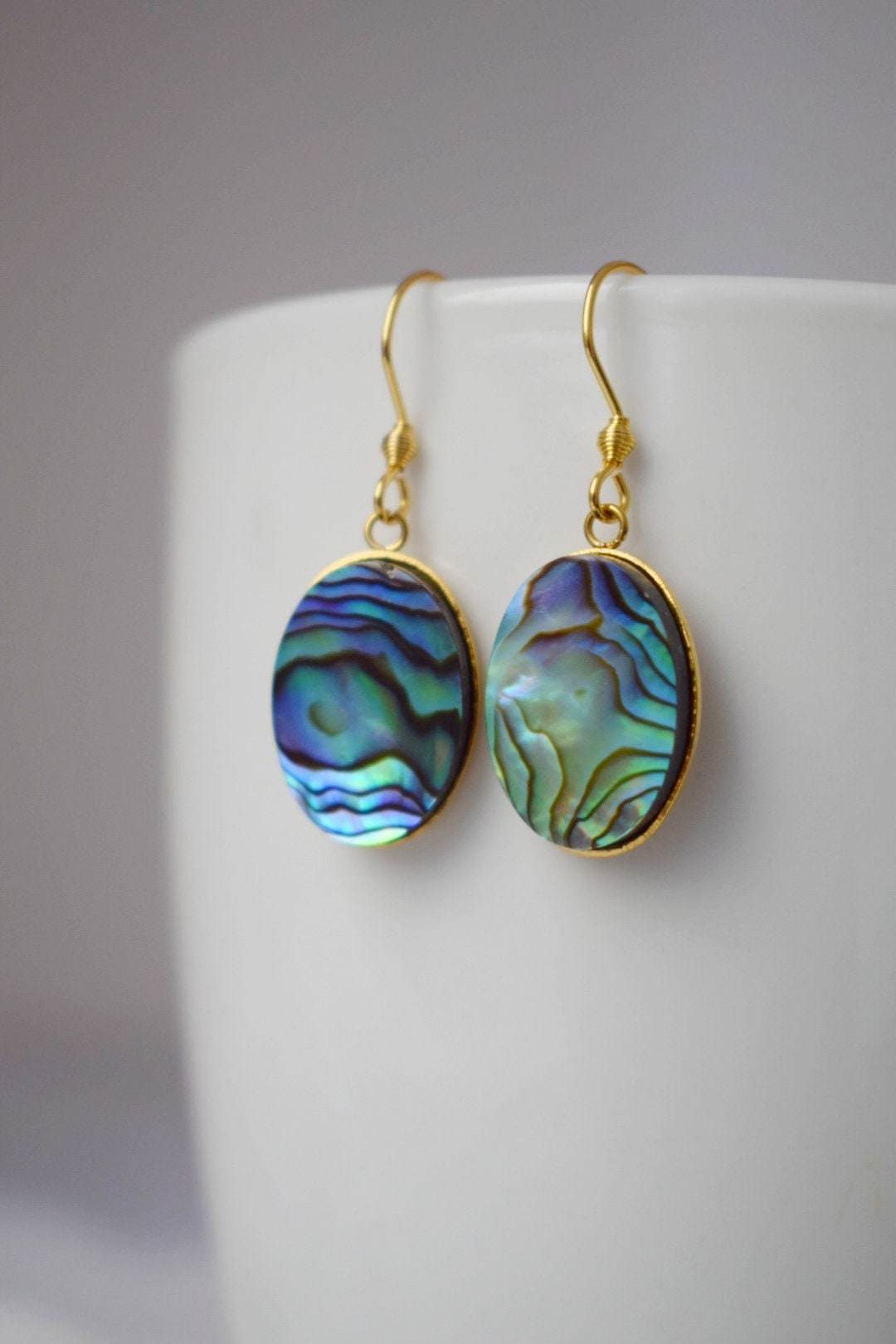 Abalone Ohrringe, Paua Muschel, Ovale Ohrringe, Bunte natürliche Abalone Ohrringe, Abalone Muschel, Abalone vergoldeter Schmuck