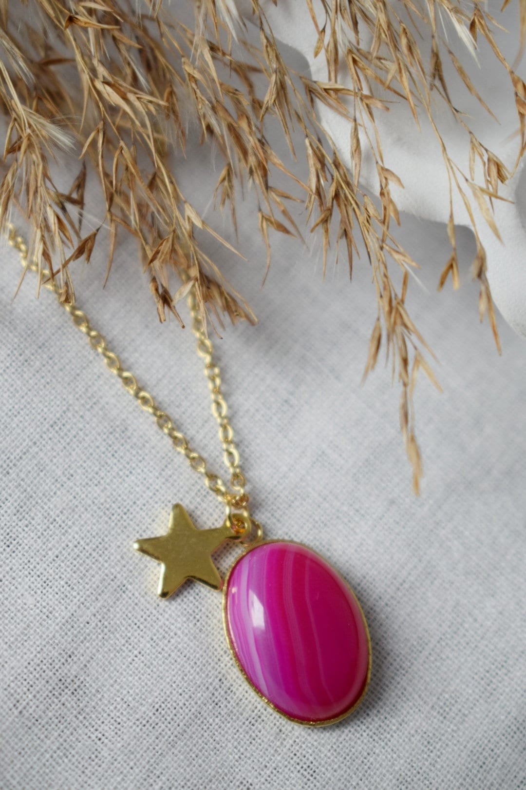 Halskette aus rosa Achat, Edelsteinkette mit Sternanhänger für Frauen, Steinanhänger, Boho-Schmuck, Einzigartiges Weihnachtsgeschenk für Sie