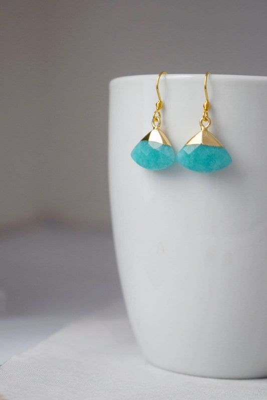 Aquamarin-Jade-Ohrringe, Fächer-Edelstein-Anhänger, vergoldete Edelstahl-Ohrringhaken, Einzigartiges Schmuckgeschenk, Bestes Weihnachtsgeschenk