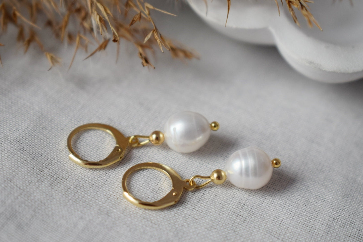 Süßwasserperlen-Ohrringe, 24 Karat vergoldete Edelstahl-Ohrringe, schlichte, elegante Tropfenohrringe, leichter, minimalistischer Schmuck