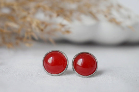 Rote Jade Ohrstecker, Kleine Edelstein Ohrringe, 10mm Rote Stein Ohrringe, Runde Ohrstecker, Jade Schmuck, Push-back, Geschenk für sie