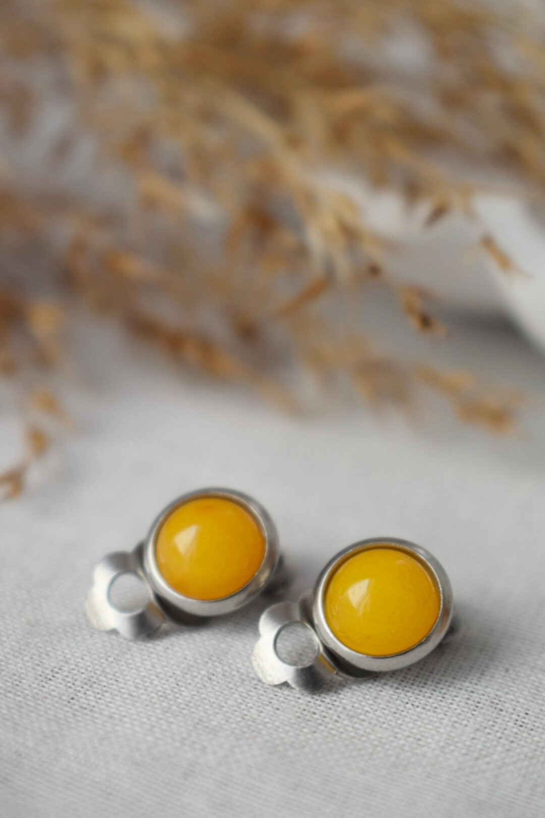 Clip on earrings yellow jade, Gemstone ear clips, Stone, Yellow silver colour, 10mm, round stainless steel clip on earrings Women, No hole earrings, Christmas gift