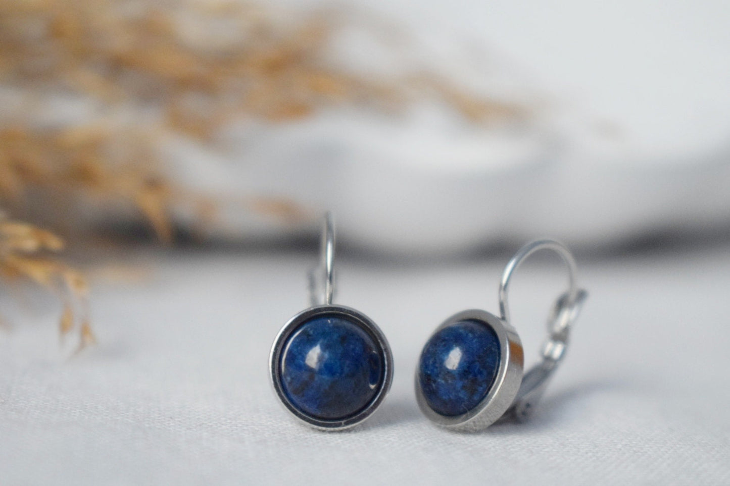 Kleine Lapislazuli Ohrringe, Blaue Lapis Edelstein Ohrringe, 8mm Runde Stein Ohrringe, September Geburtsstein Schmuck Geschenk