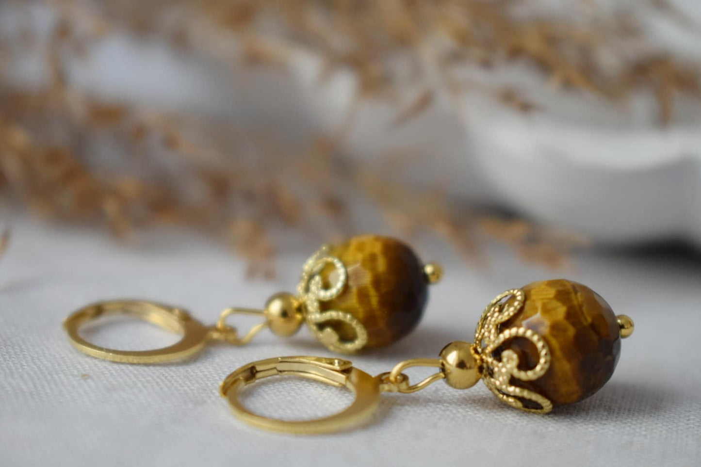 Tigerauge Creolen, Huggie Edelstein Ohrringe, Braungold Stein, Tigerauge, Rund, Lever Back, Tigerauge Perle, Schmuck Geschenk für Sie