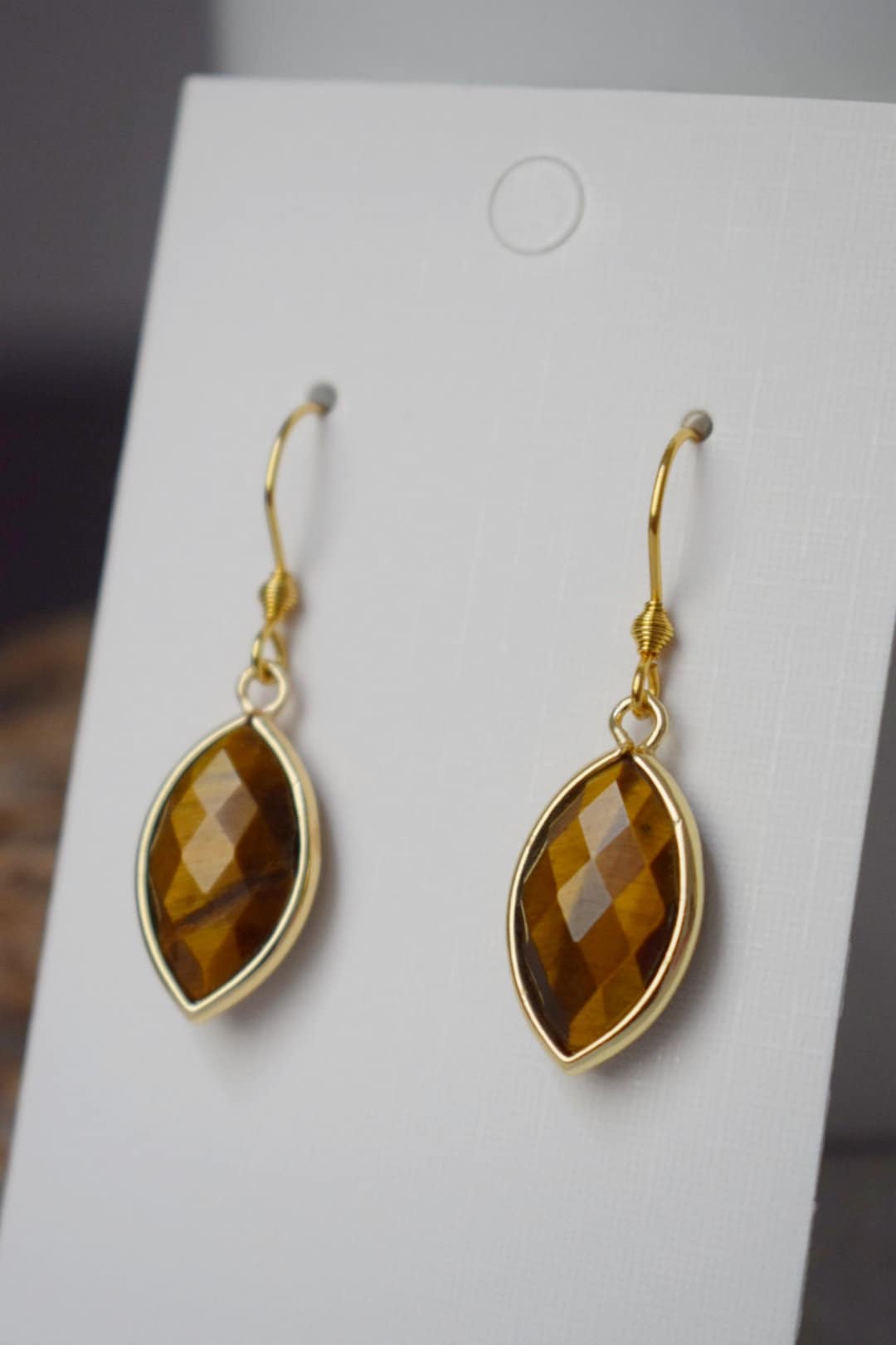 Tigerauge-Ohrringe, facettierte Edelstein-Ohrringe, Pferdeauge, goldbraune Farbe, Stein-Ohrhänger, Chakra, Tigerauge-Schmuck