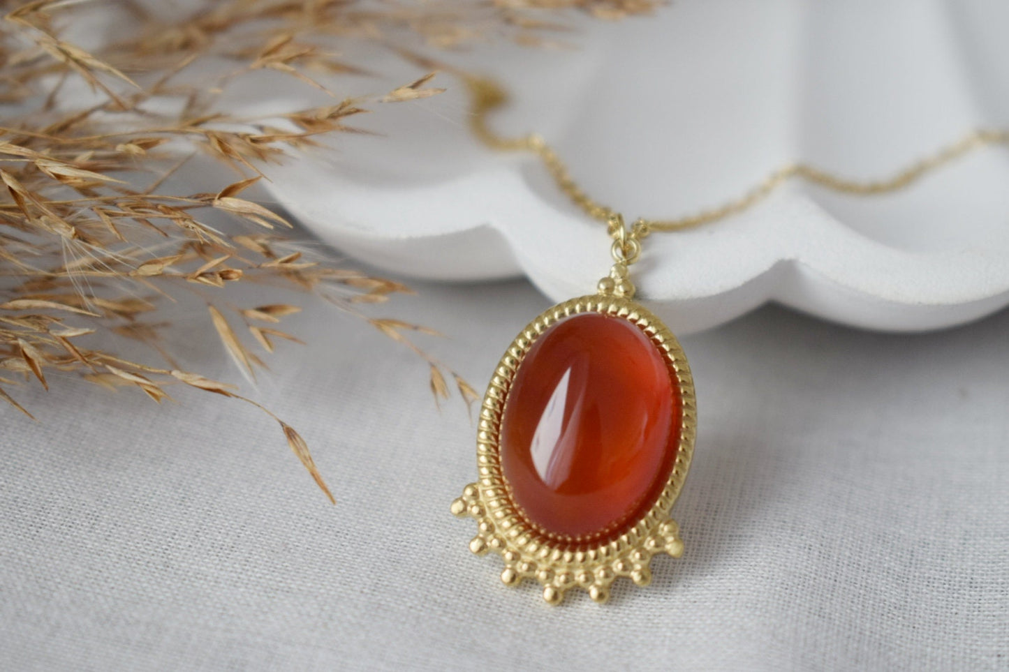 Rote Achat Halskette Gold, Ovale Edelstein Viktorianische Halskette für Frauen, Einzigartiger Anhänger, Stein Statement Halskette, Achat Schmuck, Geschenk für Sie