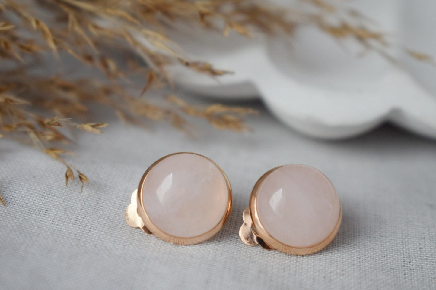 Roségoldene Ohrclips aus Rosenquarz für Frauen, Edelstein, Nicht durchbohrte Ohrringe, Rosa Stein, Edelstahl, Rosenquarzschmuck