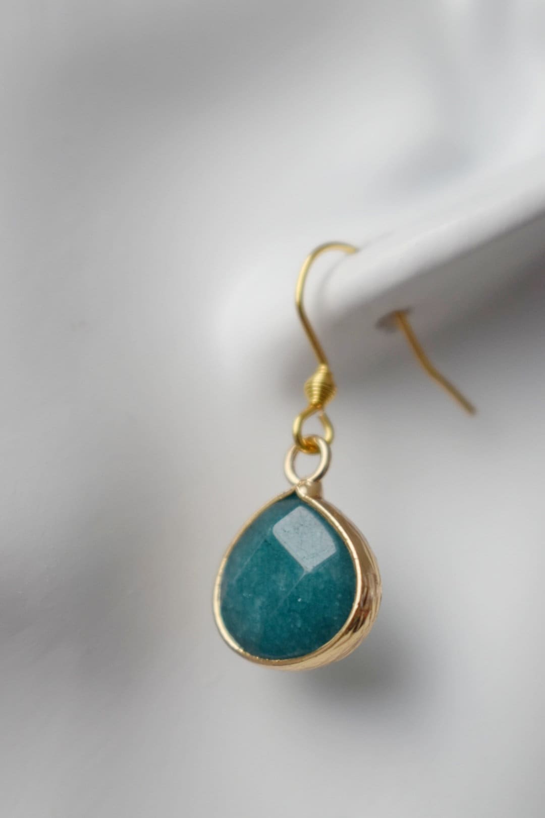 Türkis Petrol Jade Ohrringe, Tropfen facettierte Anhänger Ohrringe, Edelstein Hängende Ohrringe Frauen, Jade Schmuck, Geschenk für Sie