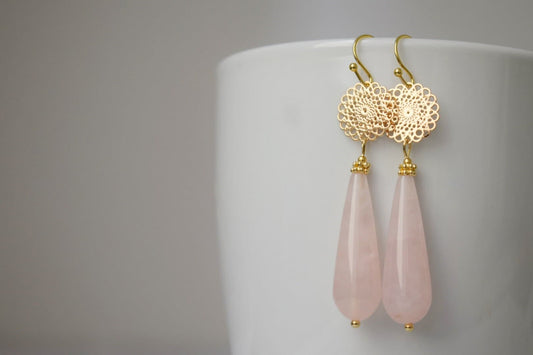 Natürliche Rosenquarz Ohrringe Gold, Lange Tropfen Ohrringe, Mandala, Edelstein Tropfen Ohrringe, Hochzeit Ohrringe, Rosenquarz Schmuck