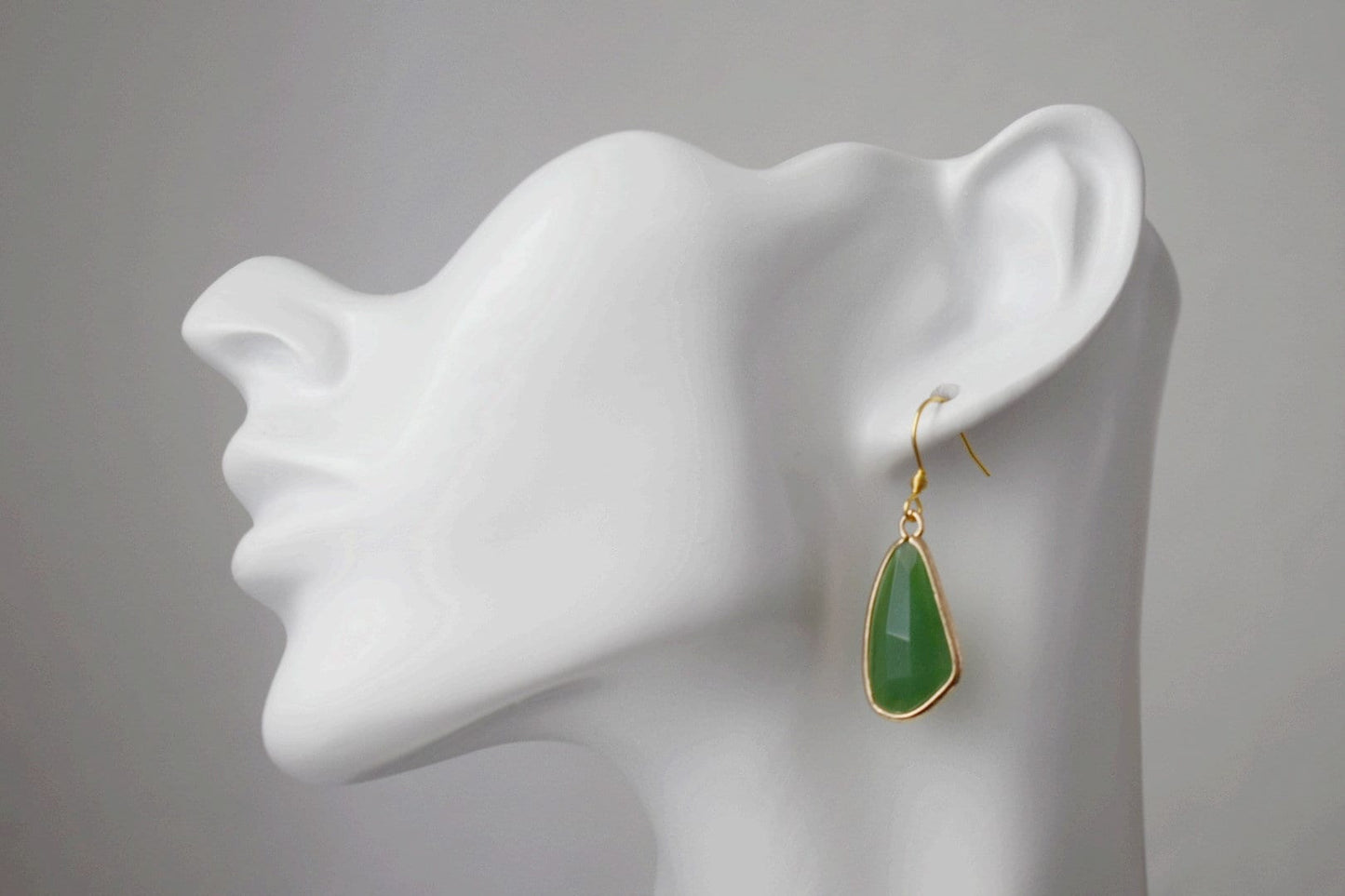 Glasohrringe, Große Tropfenohrringe, Facettierte Ohrringe, Aventurin grün, Lange Tropfen-Boho-Hängeohrringe, Glas-Goldschmuck