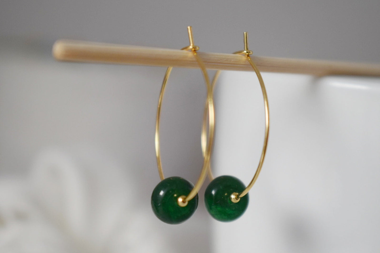 Creolen aus dunkelgrüner Jade, Edelstein-Creolen, 18 Karat vergoldeter Edelstahl, Smaragdgrün, Minimalistisch, Boho-Schmuckgeschenk